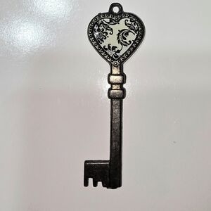 Heart-Shaped Vintage Key Pendant
